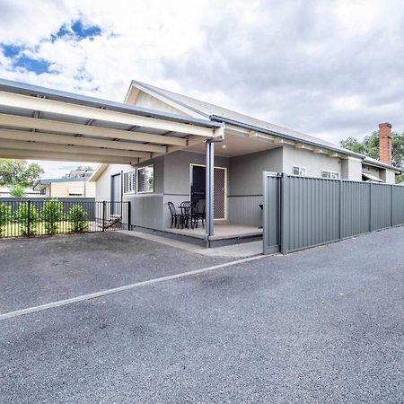 Вілла South Dubbo Hideaway - Pet Friendly Екстер'єр фото