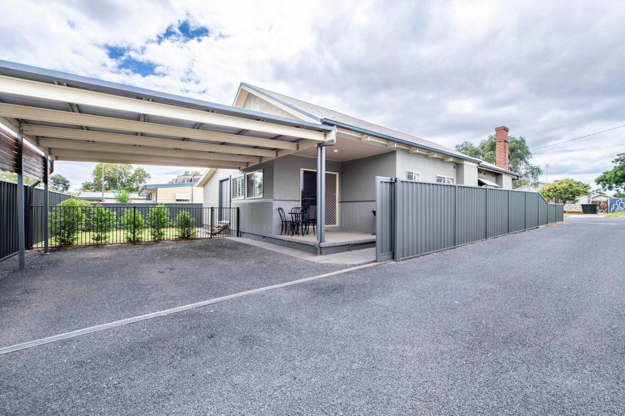 Вілла South Dubbo Hideaway - Pet Friendly Екстер'єр фото